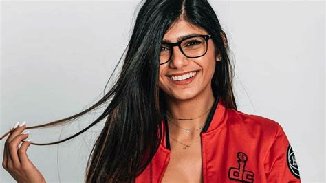 mia khalifa big boobs video|Mia Khalifa big tits Search